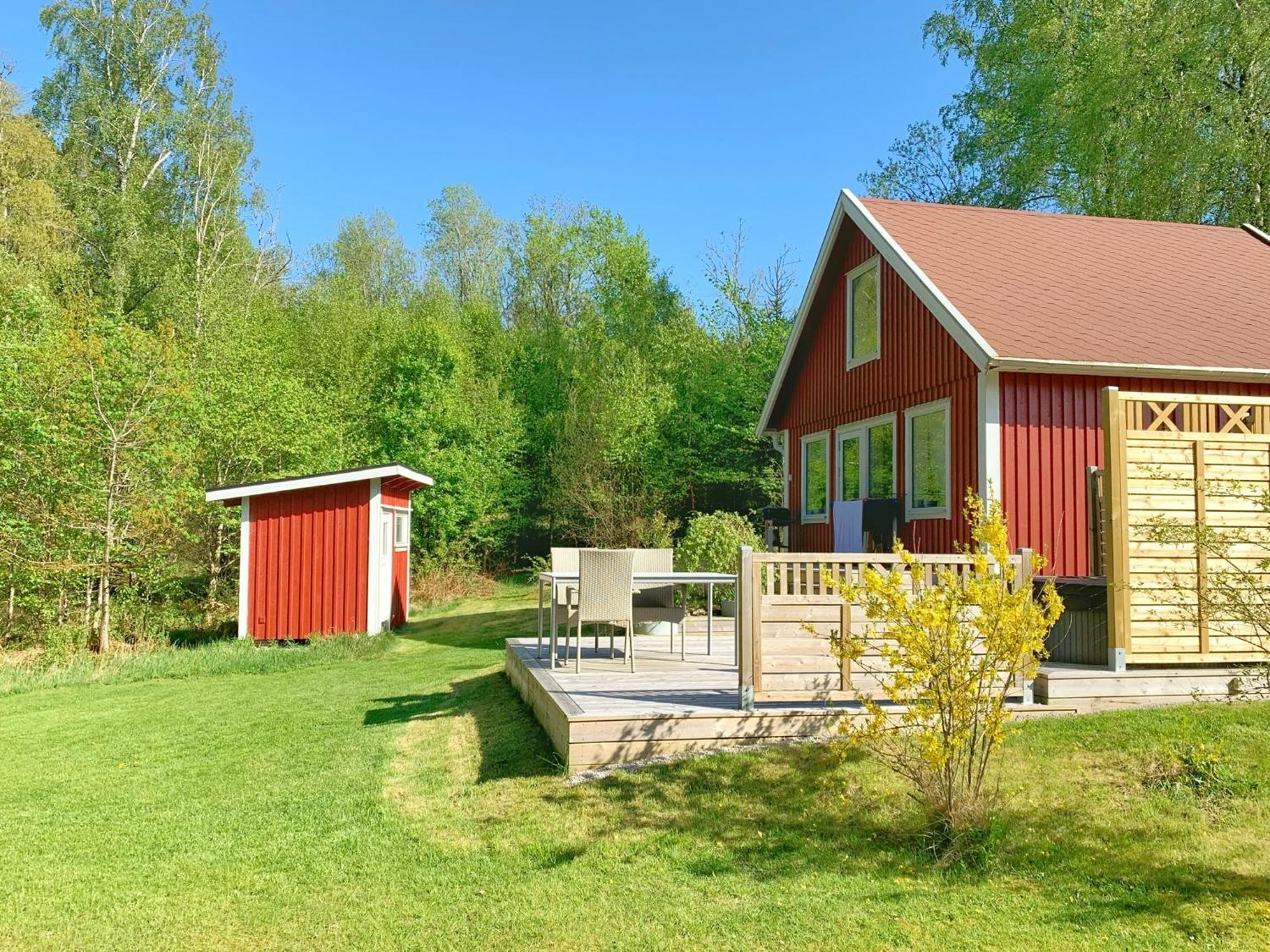 The Blomsholm Cabin - Load Your Electric Car Stromstad Luaran gambar