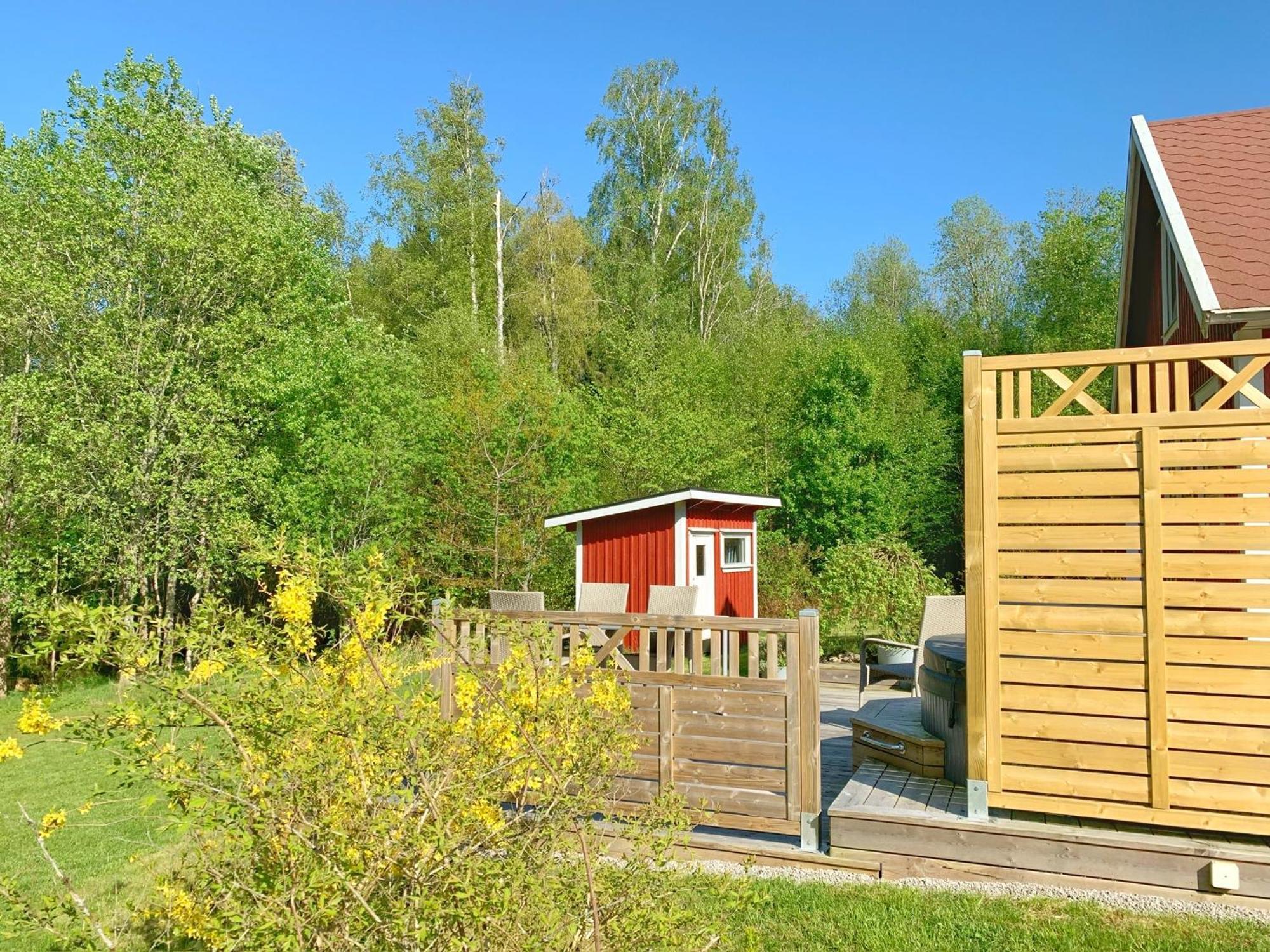 The Blomsholm Cabin - Load Your Electric Car Stromstad Luaran gambar